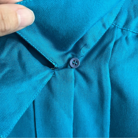 3/$40 Vintage size 18 Lady Manhattan Button Down Blouse - Picture 6 of 7